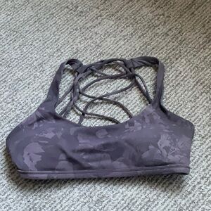 lululemon athletica Free to be *wild